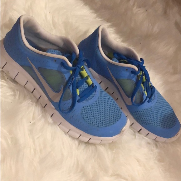 NIKE FREE RUNS - Picture 3 of 3